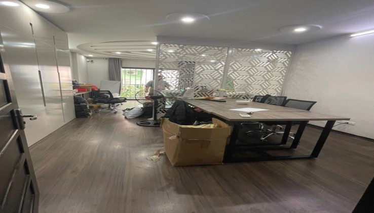 Cho thuê nhà Phố Đông Tác 45m2, 4.5 tầng, 4 ngủ 18 Triệu